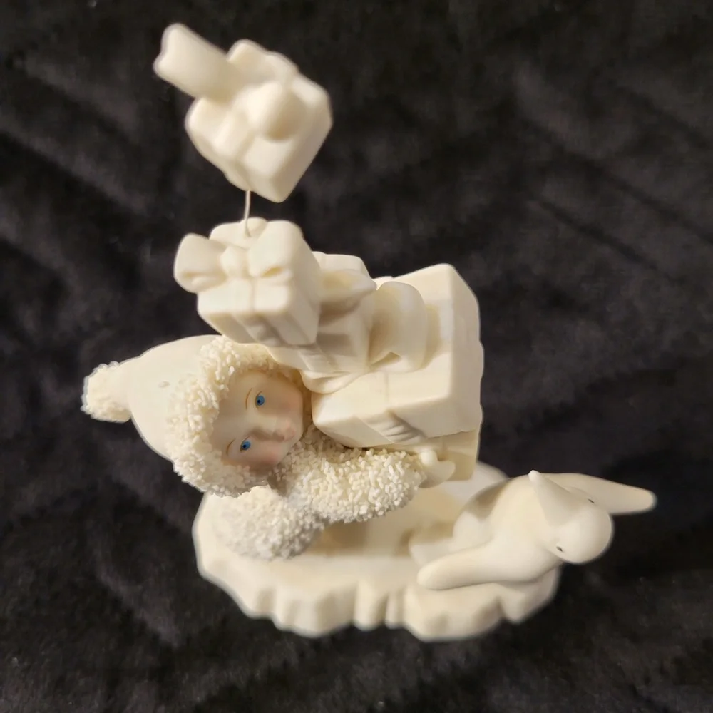 VTG Dept. 56 Snowbabies I Have Lots To Give Penguin Gifts Presents Christmas Fun